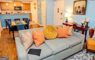 1077 Mansfield Ct, Norcross, GA 30093