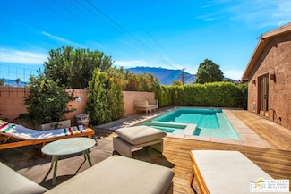 1561 E Twin Star Rd, Palm Springs, CA 92262