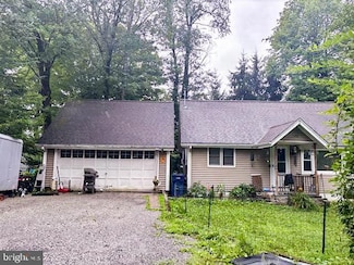 175 Coon Den Rd, Highland Lakes, NJ 07422