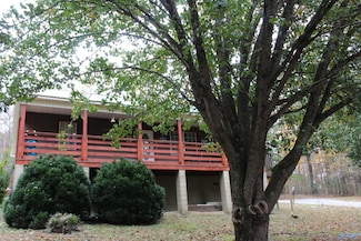 1055 Mardis Point Rd, Baileyton, AL 35019