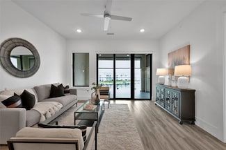 199 Waterpoint Ct Unit 303, Montgomery, TX 77356