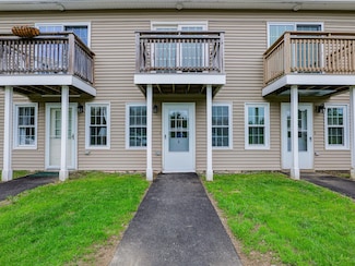 35 Mathews Ave Unit 8, Waterville, ME 04901