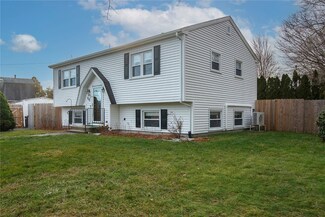 32 Spencer Dr, Westerly, RI 02891