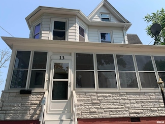 13 Riverview Place, Davenport, IA 52803