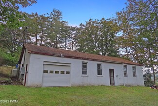 1207 Delaware Dr, Matamoras, PA 18336