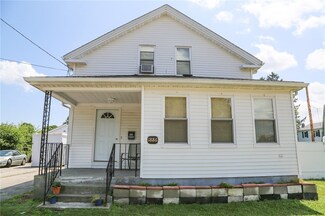 1886 W Shore Rd, Warwick, RI 02889