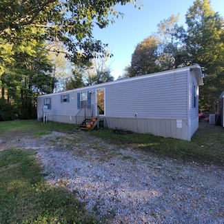 9490 Lebanon Rd, Parksville, KY 40464