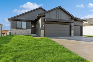 405 NE 57th Ct, Alleman, IA 50007