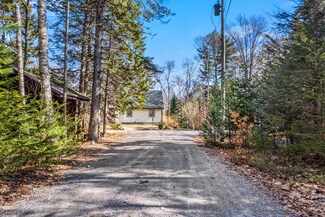 61 Granite Farm Rd, Brunswick, ME 04011