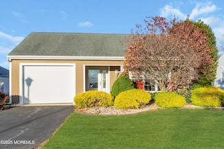 2 Weybridge Place, Manchester, NJ 08759