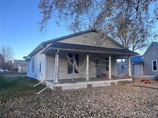 715 W Centennial Ave, Bowling Green, MO 63334