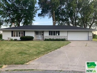 215 Falcon Ct, Meriden, IA 51037