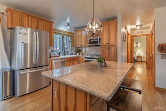 2126 Helen Ave, South Lake Tahoe, CA 96150