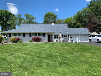 15 Red Rose Way, Levittown, PA 19056