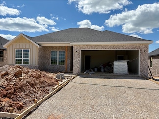 1811 Bugg St, Pea Ridge, AR 72751