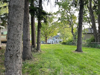 1075 Washington Ave, Muskegon, MI 49441