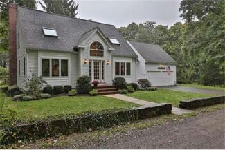 67 Ruggles Ln, Milton, MA 02186