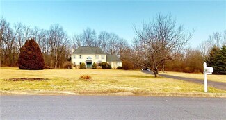 4936 Gloucester Dr, Doylestown, PA 18902