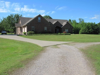 64 Wilson Cove Rd, Morrilton, AR 72110