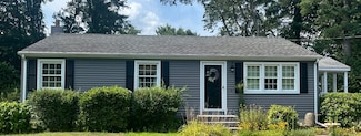 13 Maid Marion St, Oxford, MA 01540