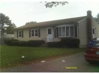 96 Pinegrove Ave, Warwick, RI 02889