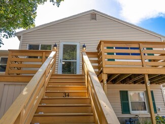 34 Brookline Ave, Hull, MA 02045
