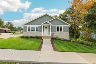 903 Main St, Lomira, WI 53048