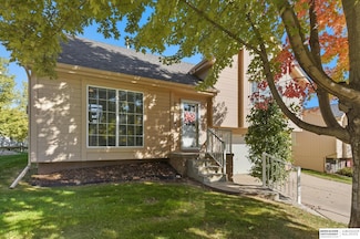 15402 Tibbles St, Omaha, NE 68116