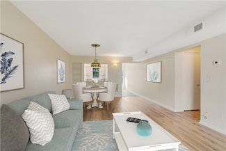 677 Royal Palm Blvd Unit 6, Vero Beach, FL 32960