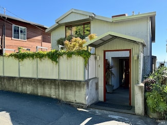 4 Sandy Beach Rd, Vallejo, CA 94590