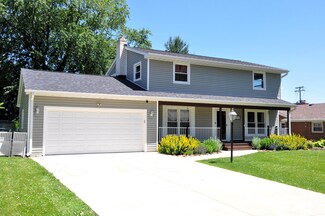 2753 Bordeaux Dr, Rockford, IL 61114