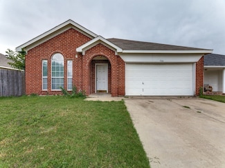 7116 Park Creek Cir E, Fort Worth, TX 76137