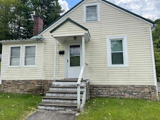 116 1st St, Bluefield, VA 24605