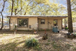 124 Seagrove Ln, Quinlan, TX 75474
