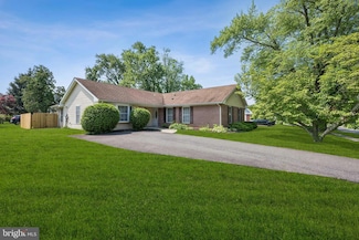 60 Pageant Ln, Willingboro, NJ 08046