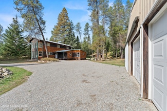 17561 E Perimeter Rd, Athol, ID 83801