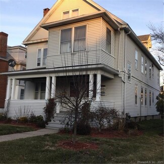 42 Quaker Ln S, West Hartford, CT 06119
