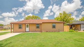 826 W 12th St, Freeport, TX 77541