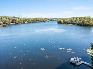 18 E Scenic View Dr, Johnston, RI 02919