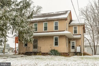 127 Schoolhouse Rd, Palmyra, PA 17078