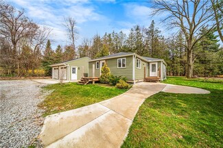 17889 English Dr, Chagrin Falls, OH 44023
