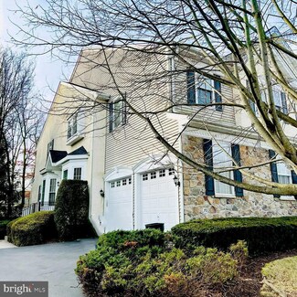 70 Longview Ln, Newtown Square, PA 19073