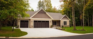 55664 Alverstone Dr W, Middlebury, IN 46540