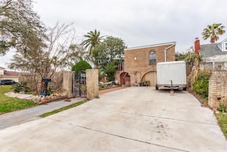 4924 Avenue P 1 2, Galveston, TX 77551