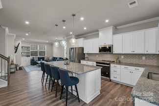 16764 Summers Walk Blvd, Davidson, NC 28036