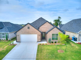 208 Pont Neuf Ct, Edmond, OK 73034