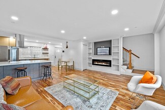 10 Osborne St Unit 3, Salem, MA 01970