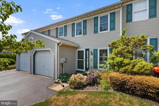 462 Crosswinds Dr, Lititz, PA 17543