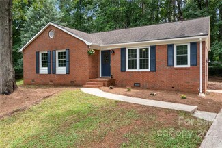6224 Cross Creek Ln, Charlotte, NC 28212