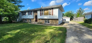 33276 N Sunset Ave, Grayslake, IL 60030